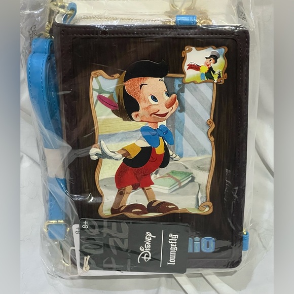 NWT-Loungefly Disney’s Pinocchio Classic book crossbody bag - Picture 5 of 8